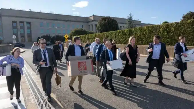 journalists-exit-dept-of-war-777x437.jpeg